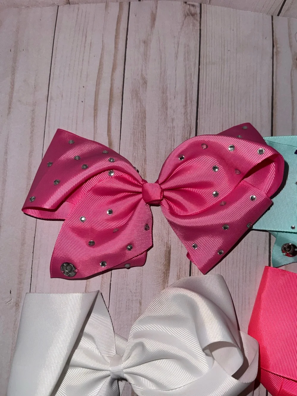 Jojo bows